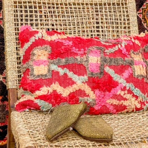 NOMAD BY LIV - Wholesale Decoratief kussen - Vintage Beni kussen - rood en roze2