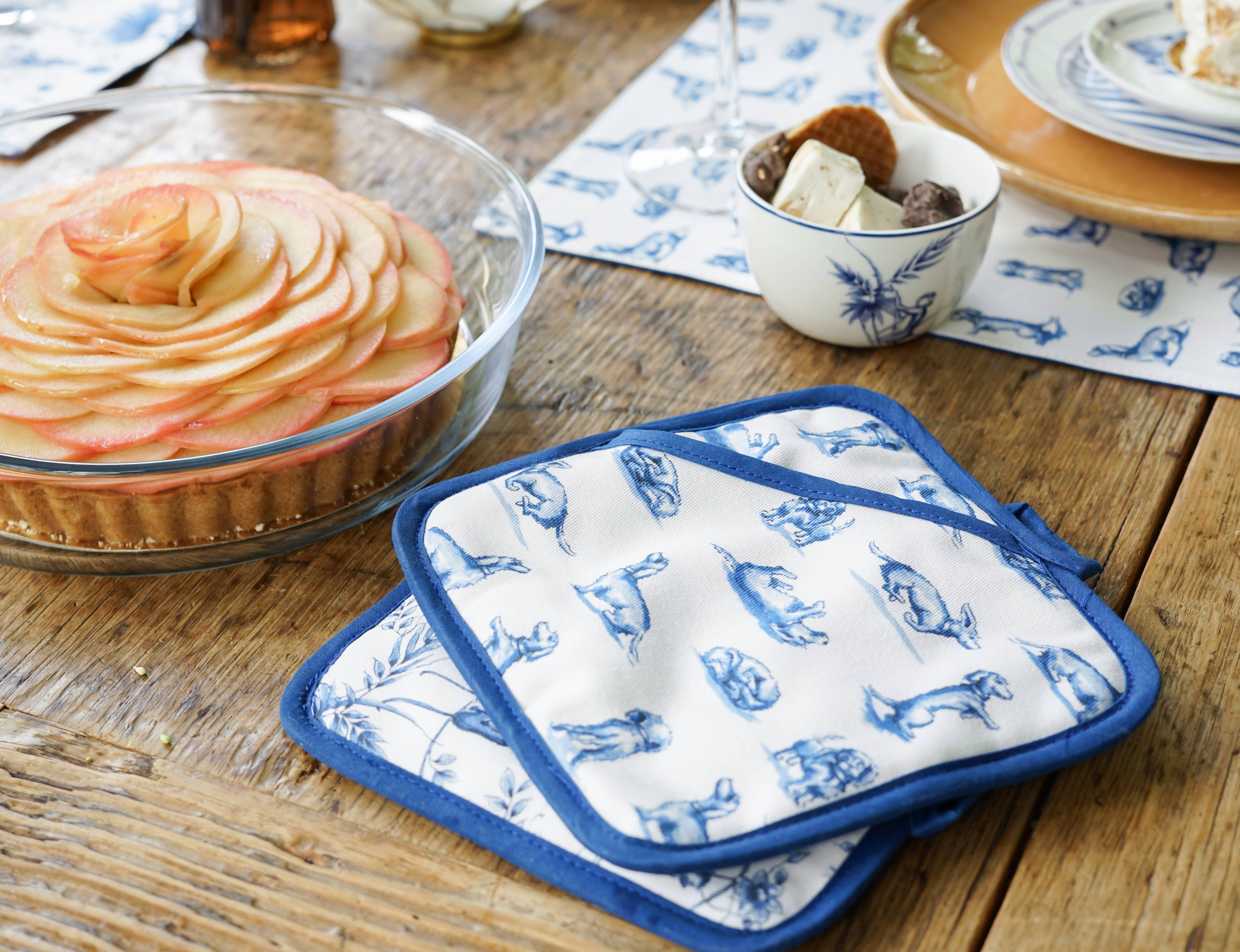 Heinen Delfts Blauw - Wholesale Ovenwant/pothouder - Pannenlap Teckel Nhaan wit1