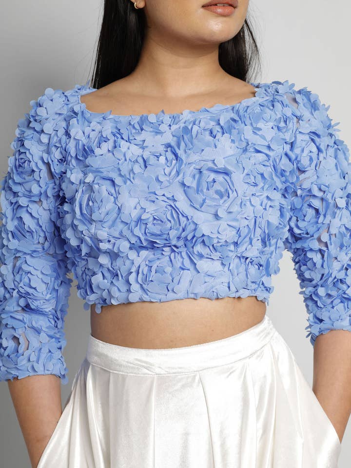 Petal Boot Hals Crop Top in Blauw voor wholesale door The Naked Laundry