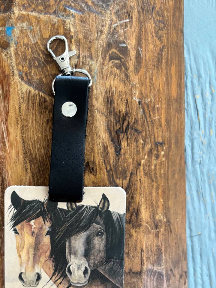 Étiquettes de sac à main / bagages en cuir - Deuces Wild pour la vente par DOLLY ESTELLE