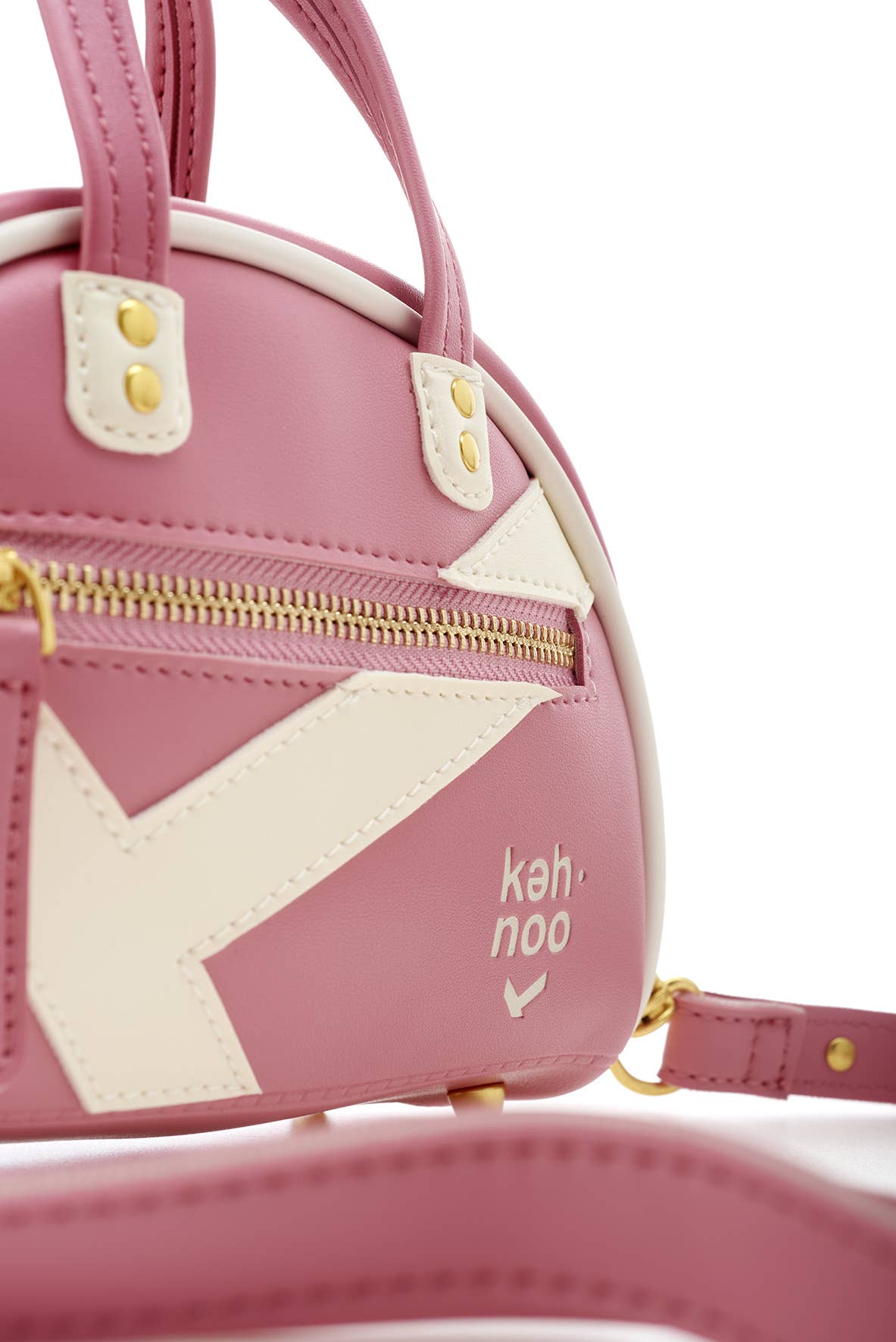 KEH-NOO – wholesale Purse/bag accessory – Women’s – Nomad Chic Mini Bag with Gold details and modern pop style14