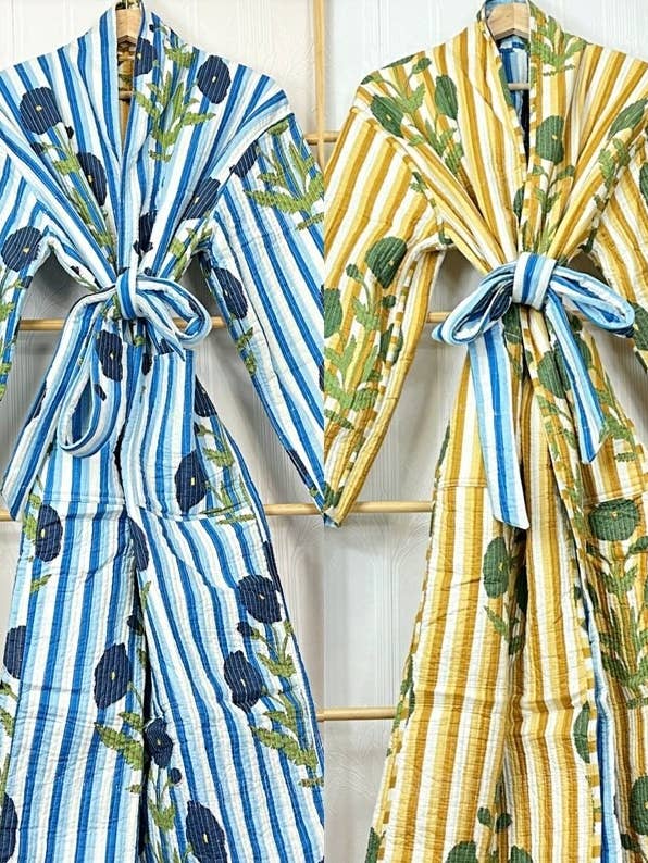 Gesteppte Unisex-Kimono-Robe aus reiner Baumwolle, wendbar, lang, für Herbst und Winter, Kimono, Boho-Blockprint, gestreift, blau, senfgelb, geblümt, Gardenia für den Großhandel von Essential Designs London