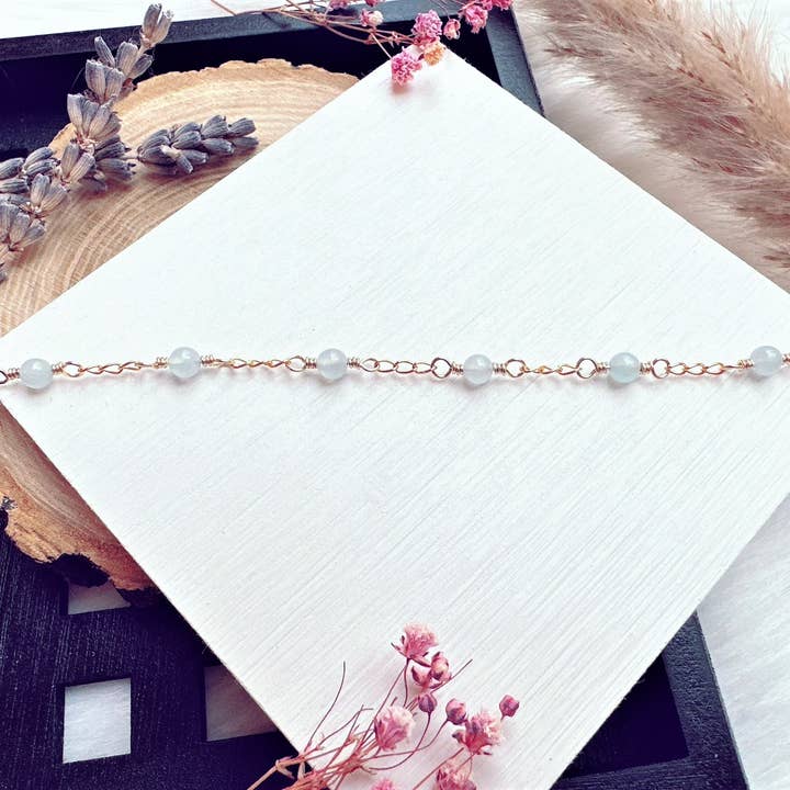 Bracelet Chaîne en Or avec Mini Perles Aigue-marine | Or Rempli 14k pour la vente par MM&H DESIGNS