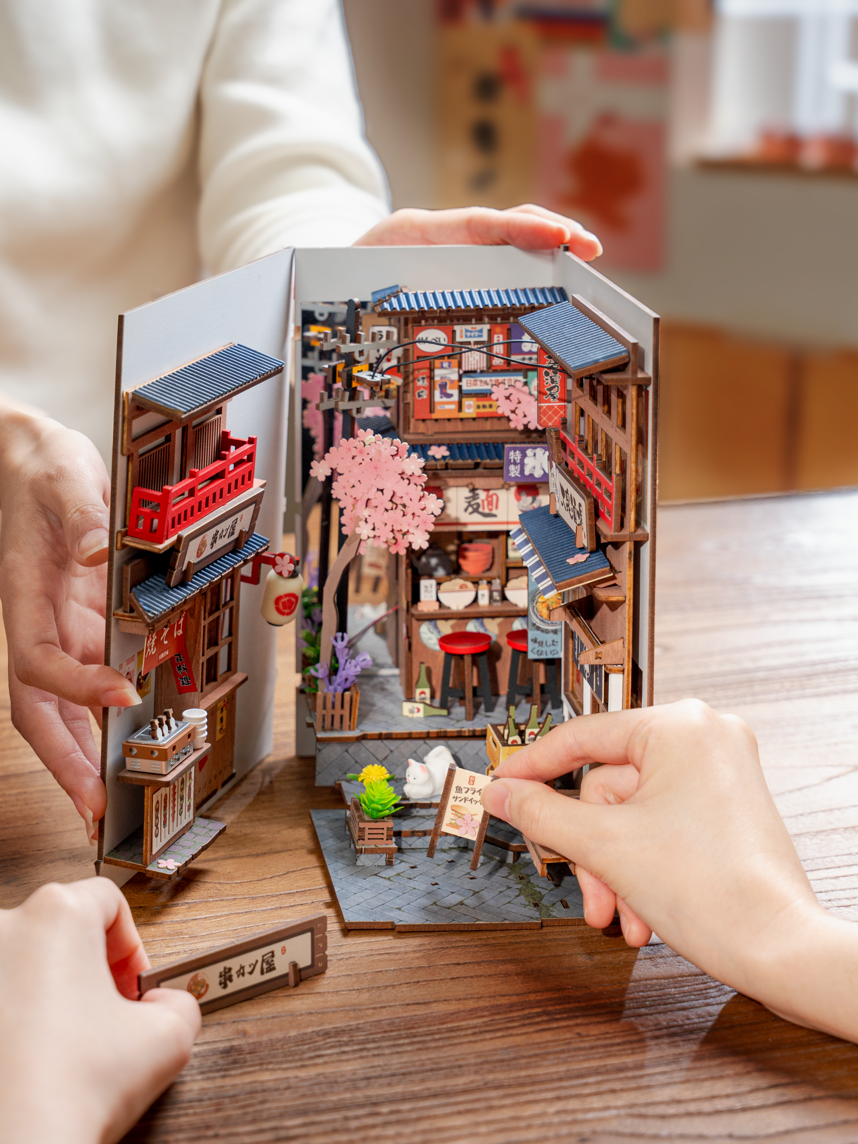 Robotime - Wholesale DIY Craft Kit - TGB11 Rolife Sakura Wine Alley DIY BooK&Nook5