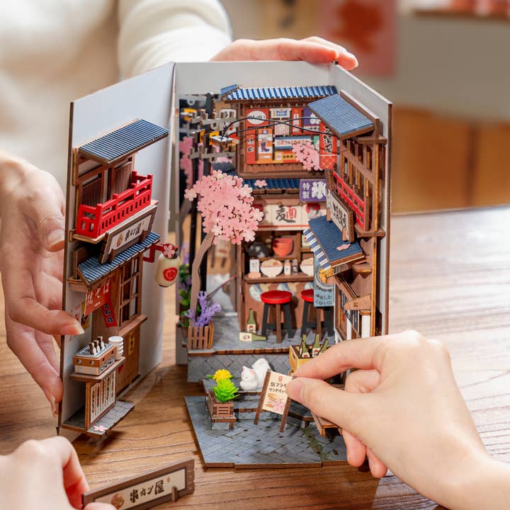 Robotime - Wholesale DIY Craft Kit - TGB11 Rolife Sakura Wine Alley DIY BooK&Nook5