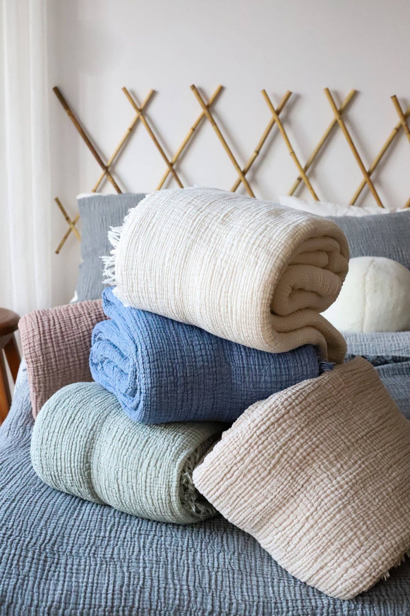 Naturloom - Wholesale Throw Blanket - GOTS Certified Organic Muslin Blanket, Ivory Throw Blanket, Lightweight Cotton Quilt, King Size Bedspread, Breathable Muslin Bedding3