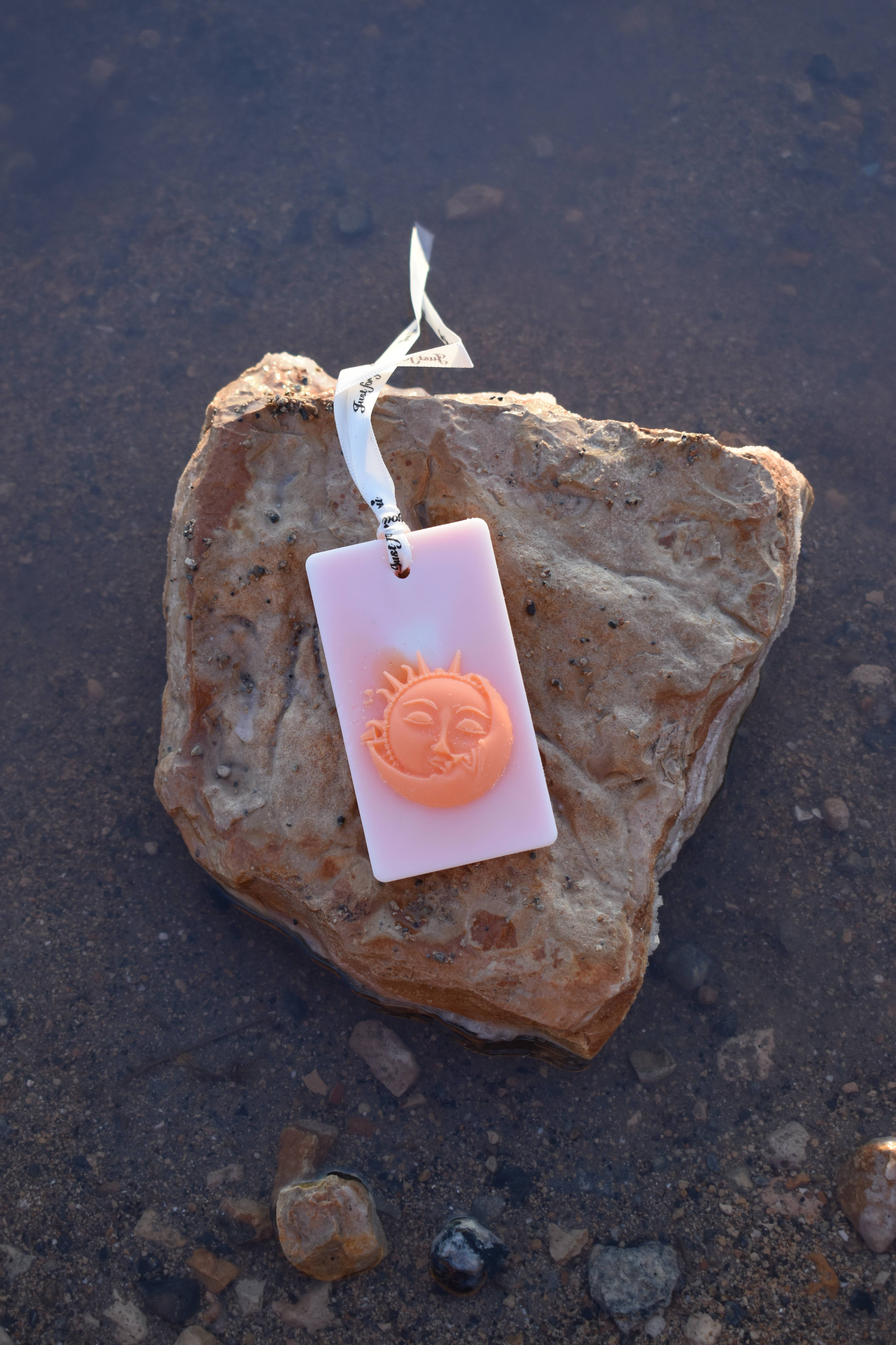 Llum del Sol - Wholesale Air Freshener - Wax Air Freshener |Lavender, Vanilla & Amber | Closet & home