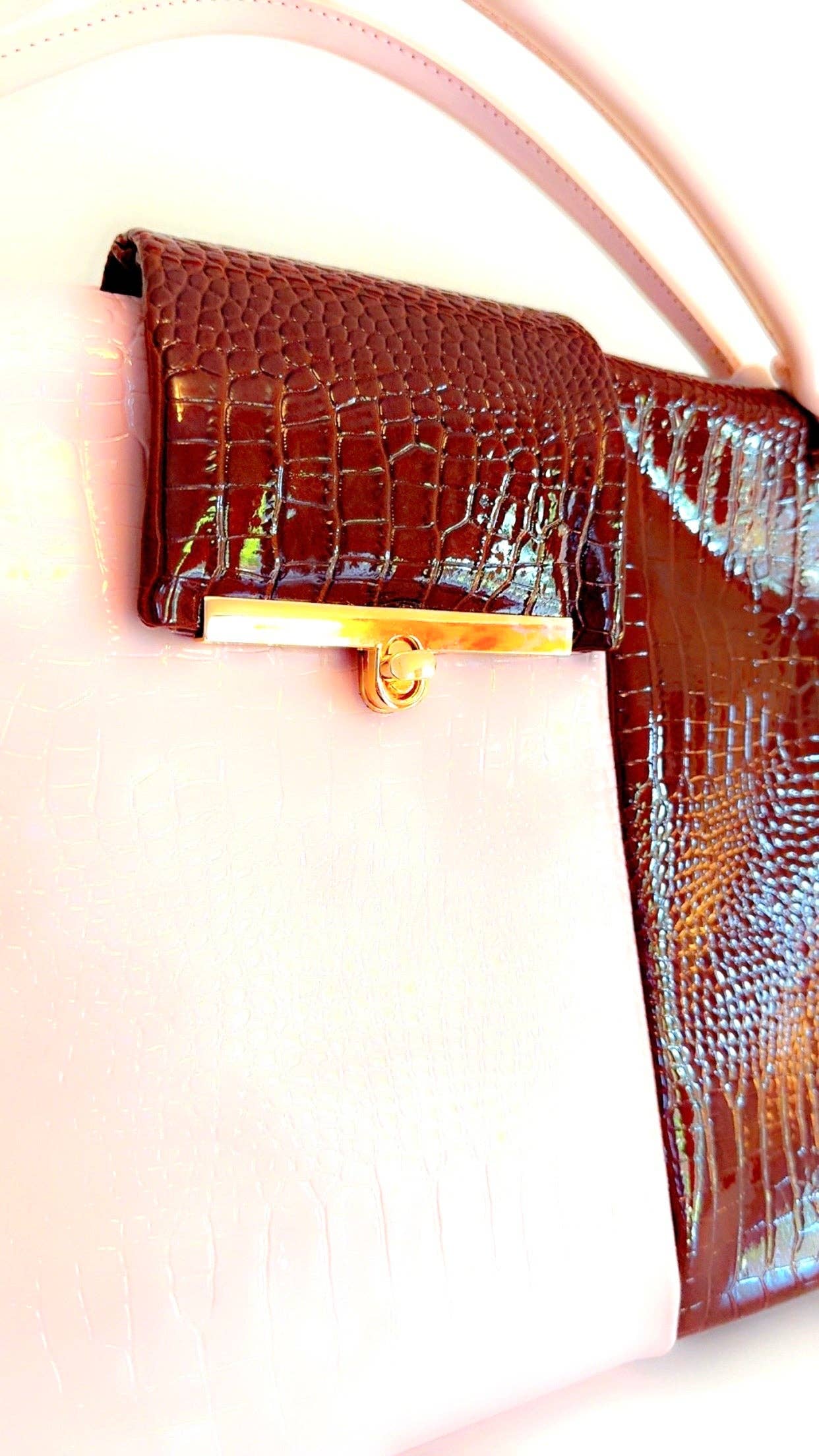 Soderena Designs - Vente Sac à main avec poignée sur le dessus – femme - SAC À MAIN EN CUIR VERNIS ROSE ET CHOCOLAT ÉPUISÉ4