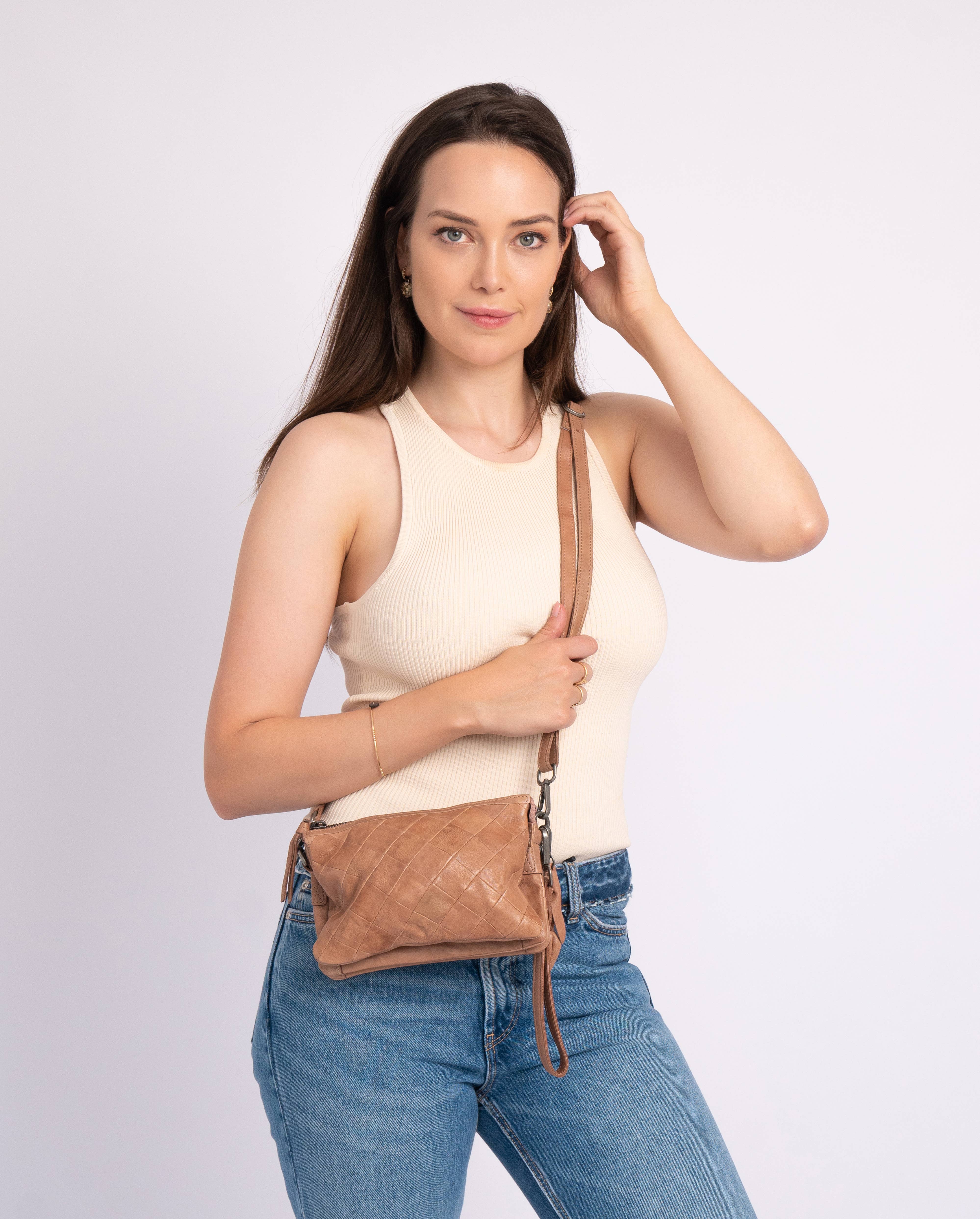 Amsterdam Heritage Leather Belts, Bags, Jackets & Apparel - Vente Sac à bandoulière – femme - Murk | Sac à bandoulière en cuir pleine fleur pour femme avec sangle20