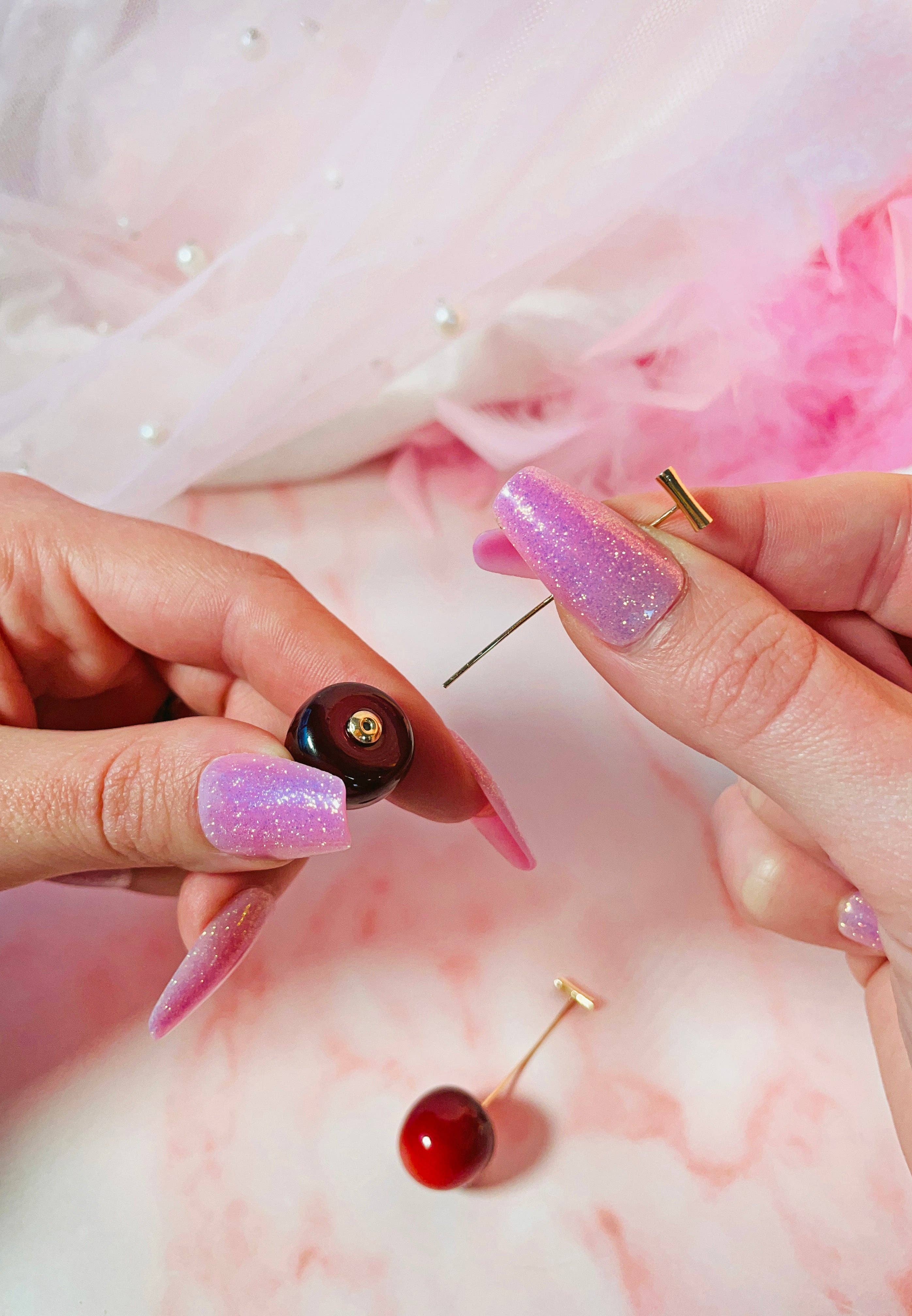 A Shop of Things – Großhandel Ohrhänger – Kirsch-Ohrringe mit goldfarbenem Stiel2