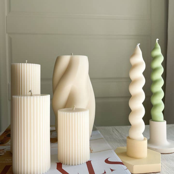 Vit Set med tre pelarljus för wholesale på Faire6