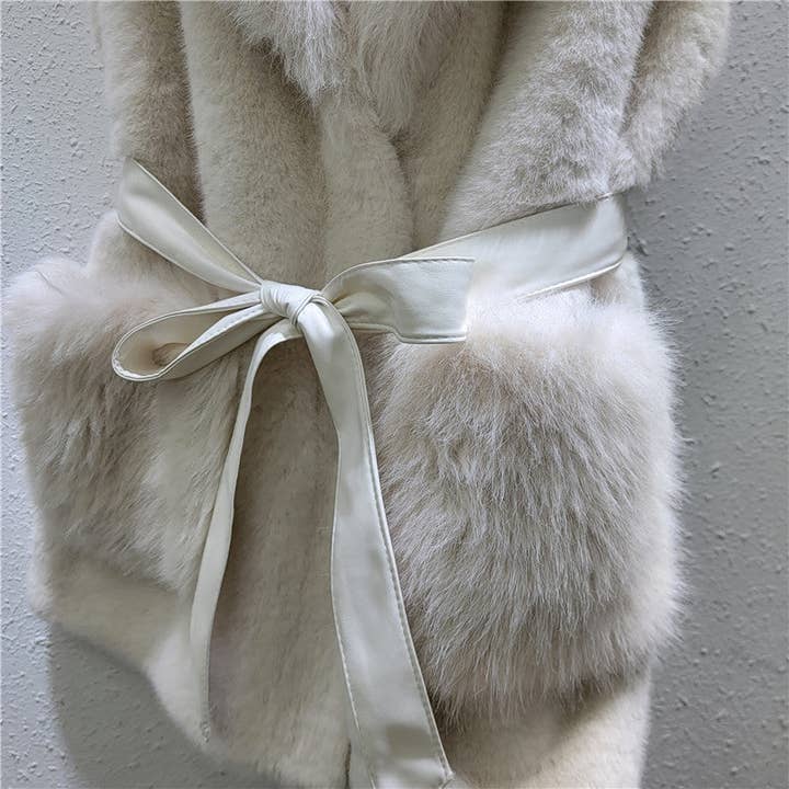 Sanyao Fashion – wholesale Väst - Dam – M214 Fuskpälsväst med slag och slipsfickor3