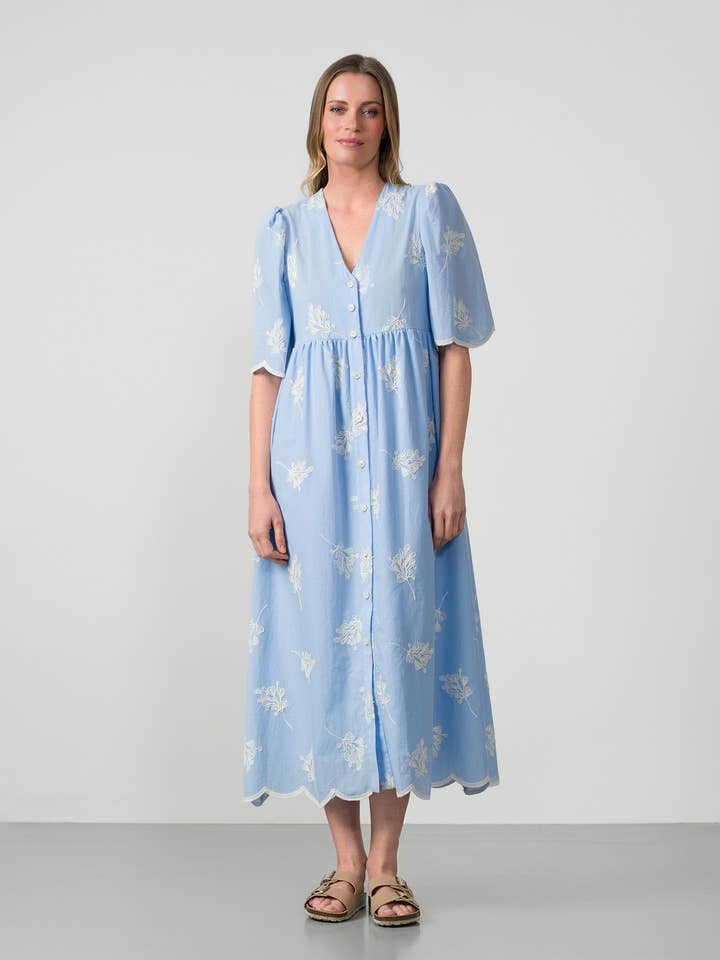 Embroidered short-sleeve midi dress for wholesale by Etiem