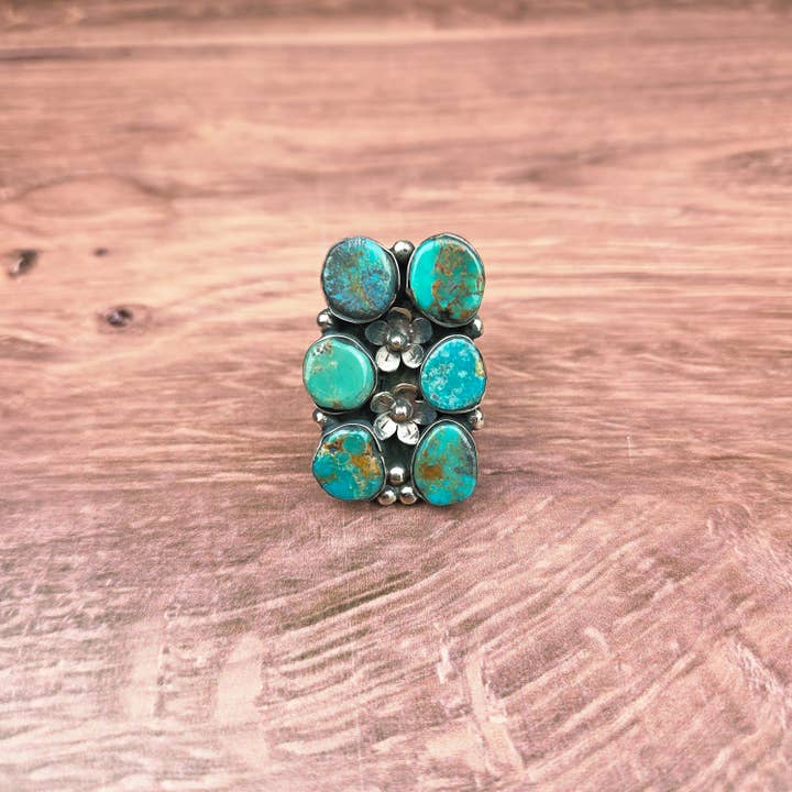 Bague ajustable tibétaine en turquoise véritable pour la vente par ZINC Designs