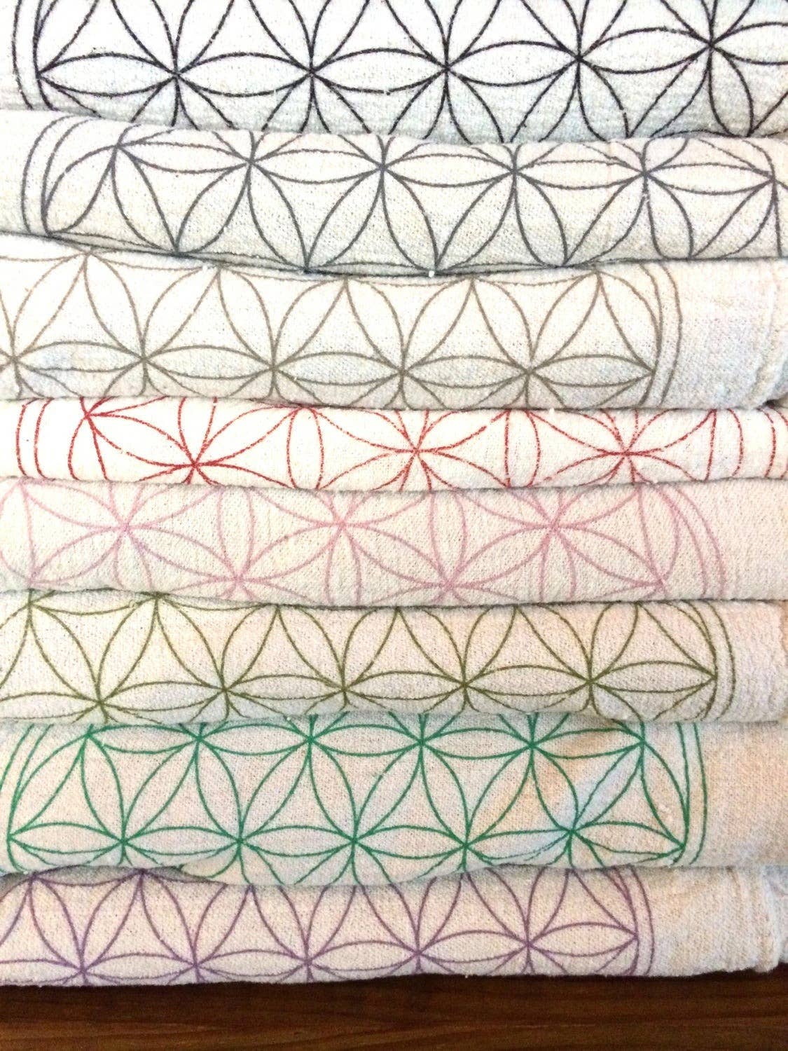 VARIEDADE Pano para Grade de Cristais Flor da Vida para venda a revendedores na Faire1