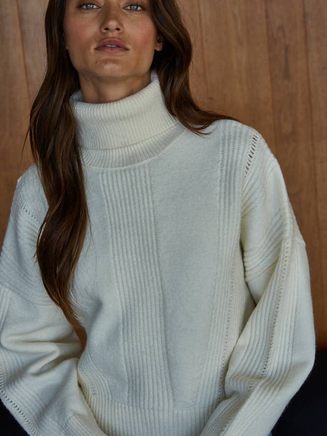 W2338 | Pull en maille semi-côtelé à manches longues et col roulé pour la vente par By Together