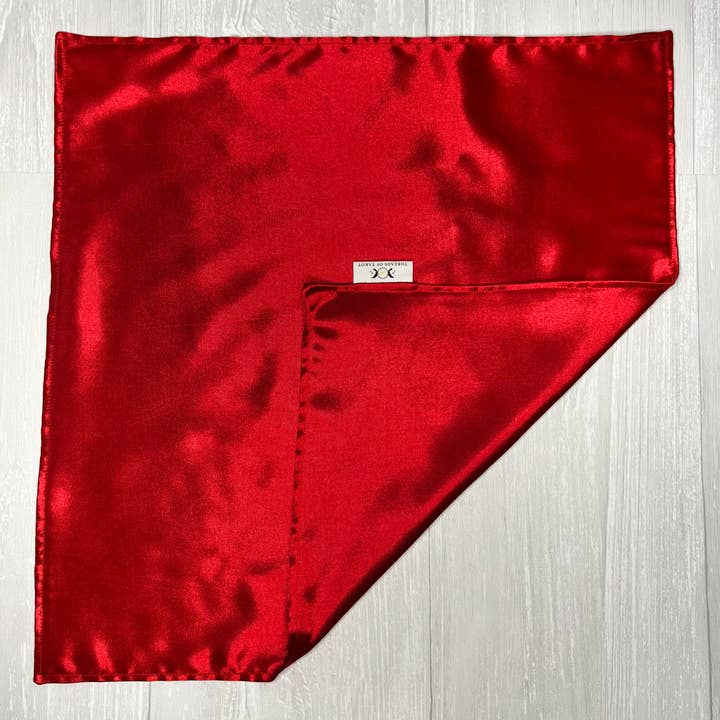 Threads of Tarot - Wholesale Tarot Cards - Red Satin Altar Cloth2