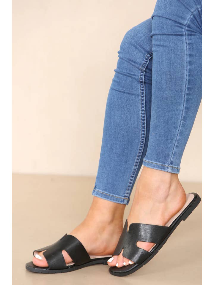 No Doubt Shoes – wholesale Sandals – Women's – WOMEN'S PU STRAP SUMMER FLAT FAUX LEATHER SANDALS 5