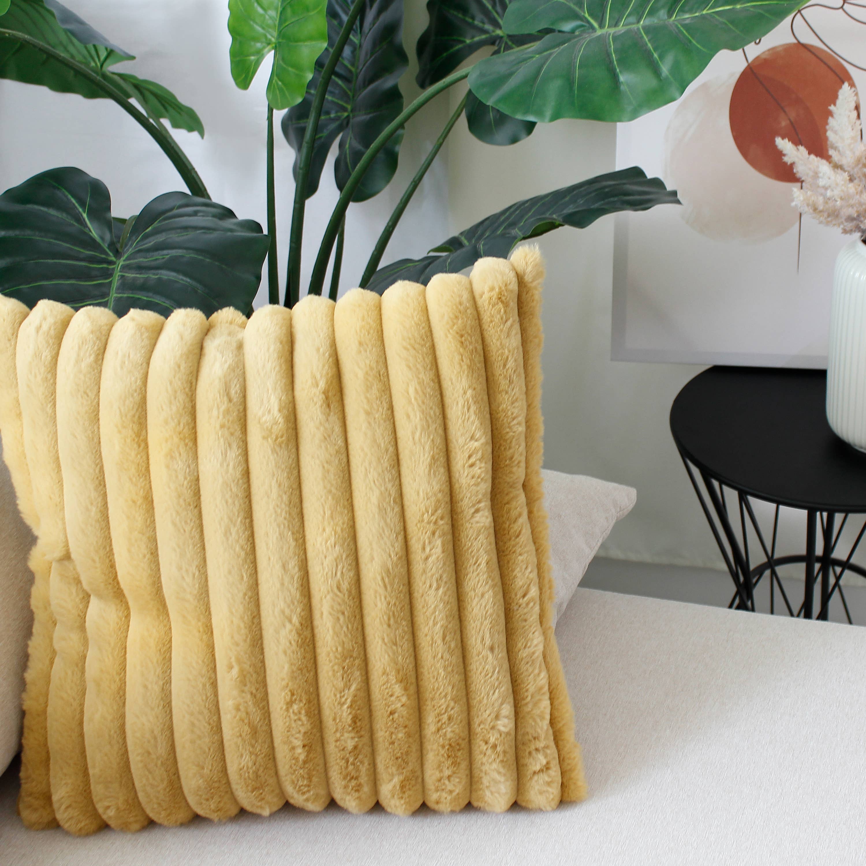 DECOSTARS - CmaDECO - Wholesale Throw/Decorative Pillow - Square cushion, ribbed faux fur, 40x40cm, Matisse10