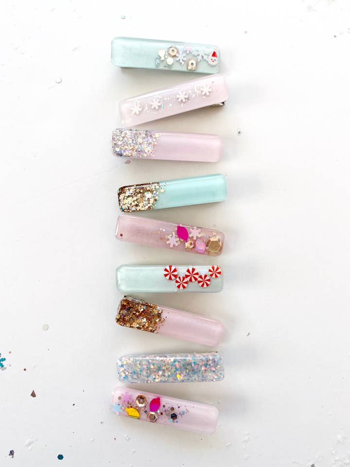 Pinces à cheveux en résine à paillettes de Noël pour la vente par Shared Joy Bows