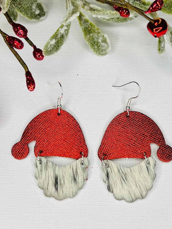 Boucles d'oreilles en cuir Santa Hats pour la vente par Bleu Olive Designs
