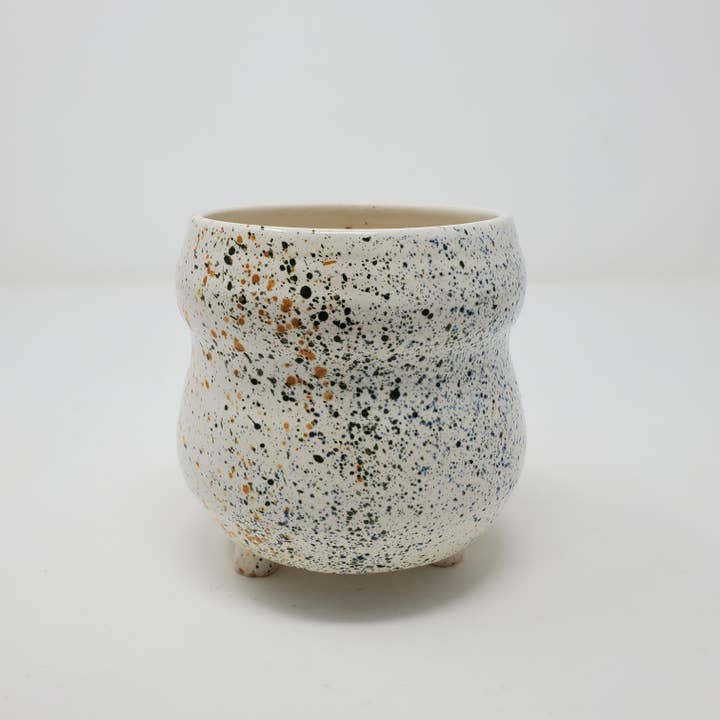 LaLa Gallery - Wholesale Plant Pot - Speckled Curvy Planter3