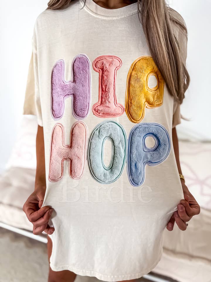 T-shirt graphique en peluche faux HIP HOP sur ivoire pour la vente par birdie