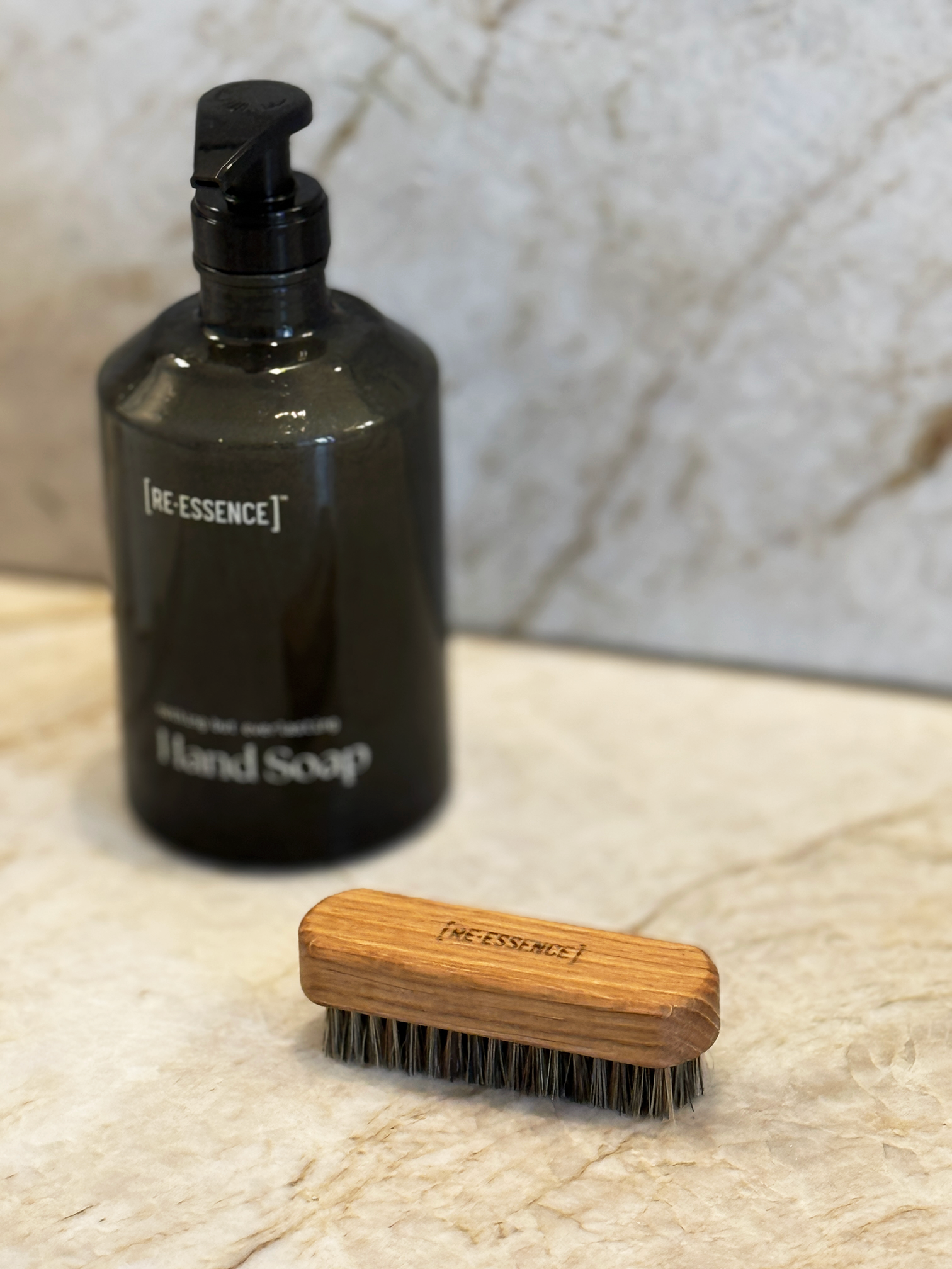 [RE·ESSENCE]® - Wholesale Body Brush - NAIL BRUSH – OILED OAK & WILD BOAR BRISTLES4