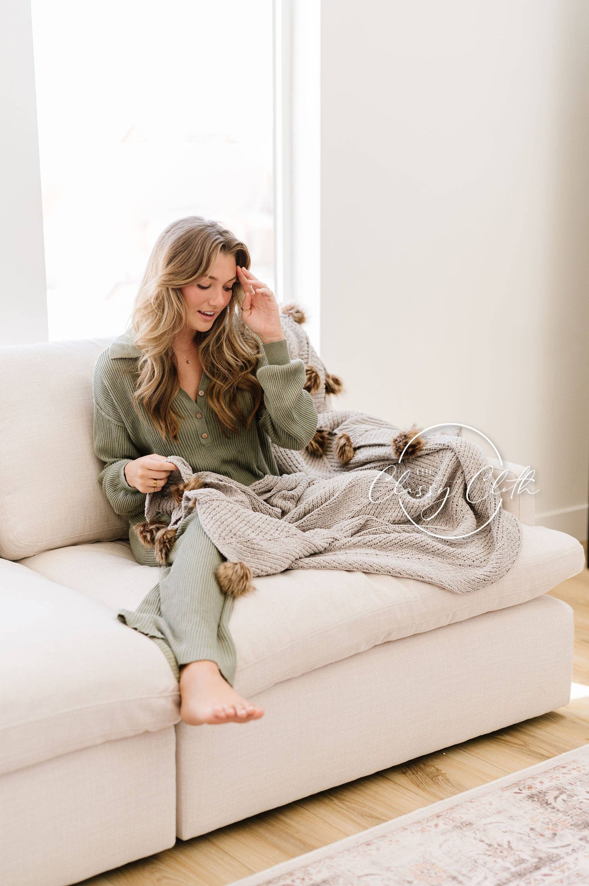 The Classy Cloth WS - Wholesale Throw Blanket - Chenille Pom Blanket - Grey RTS3