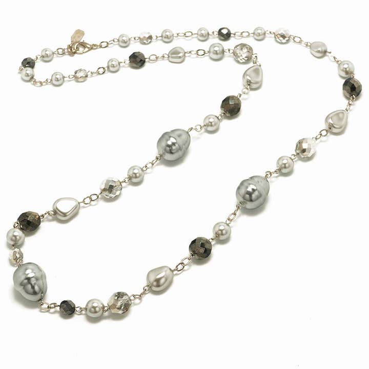 Collana lunga di perle e cristalli per la vendita all'ingrosso da parte di Bijoux Jean André S.R.L.