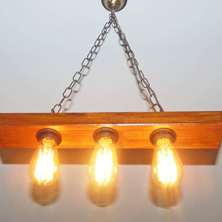 Lampadario su misura a sospensione rustico con legno art.F19 per la vendita all'ingrosso da parte di Due Quality