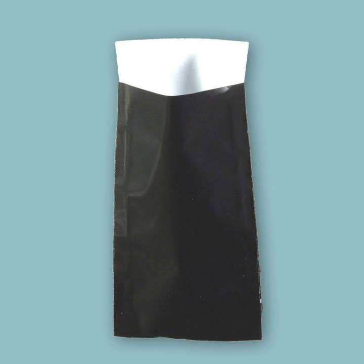 Black Matte Gloss Gift Bag - Luxury Paper Gift Bags for wholesale by kadopapier.net