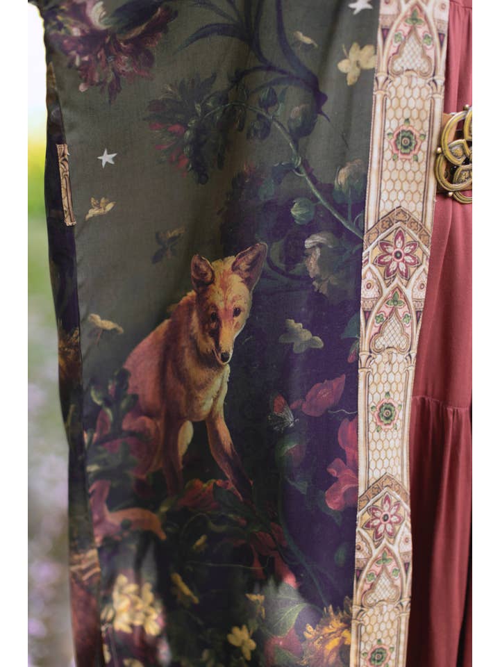 Market of Stars (Worldwide) – Großhandel Kimono – Damen – Der Messenger-Opernstaubmantel mit Jeanne d'Arc & Blumenmuster10