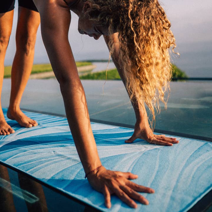 WOODSANDWAVES - Wholesale Yoga Towel - Blue Cascade - Non-Slip Yoga Towel with Silicone Dots5