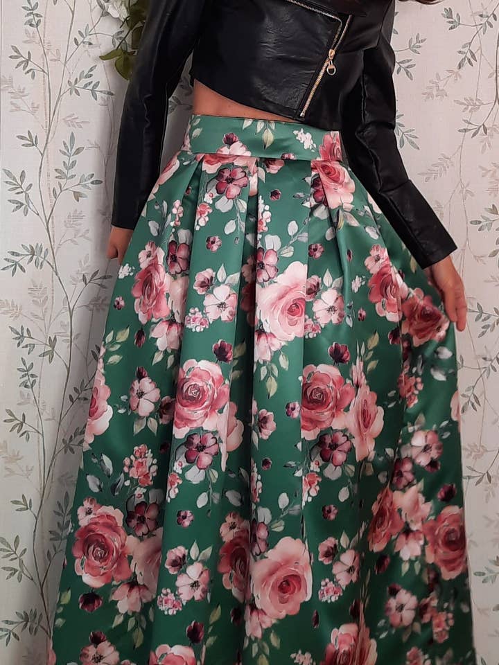 EgoChic Milano – wholesale Kjol - Dam – Sabrina 50-talet"Rose Fantasia” veckad kjol (Var. Grön bas)