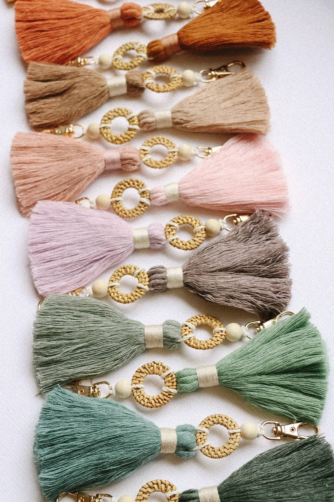 DayCrafter – Großhandel Schlüsselanhänger – Damen – Schlüsselanhänger mit ätherischem Rattan-Öl — Schlüsselanhänger mit Quaste10