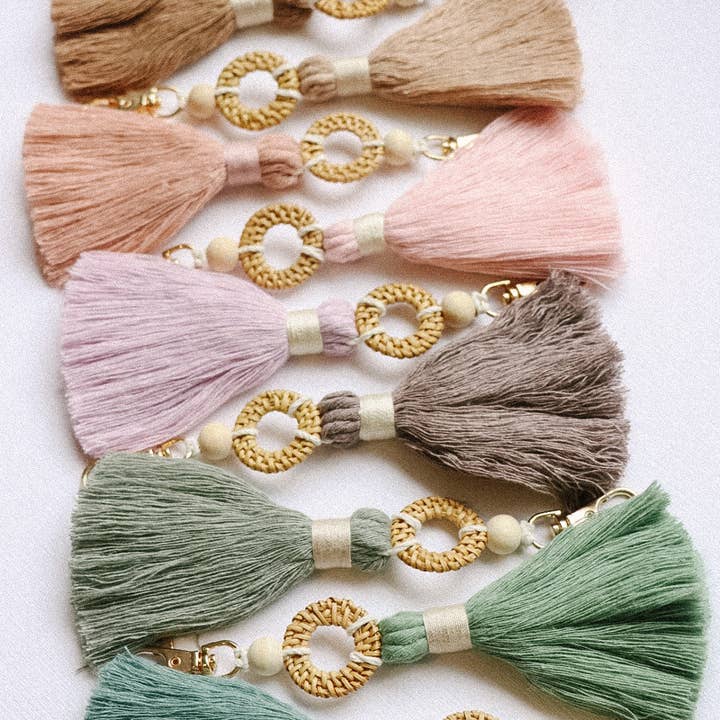 DayCrafter – Großhandel Schlüsselanhänger – Damen – Schlüsselanhänger mit ätherischem Rattan-Öl — Schlüsselanhänger mit Quaste10