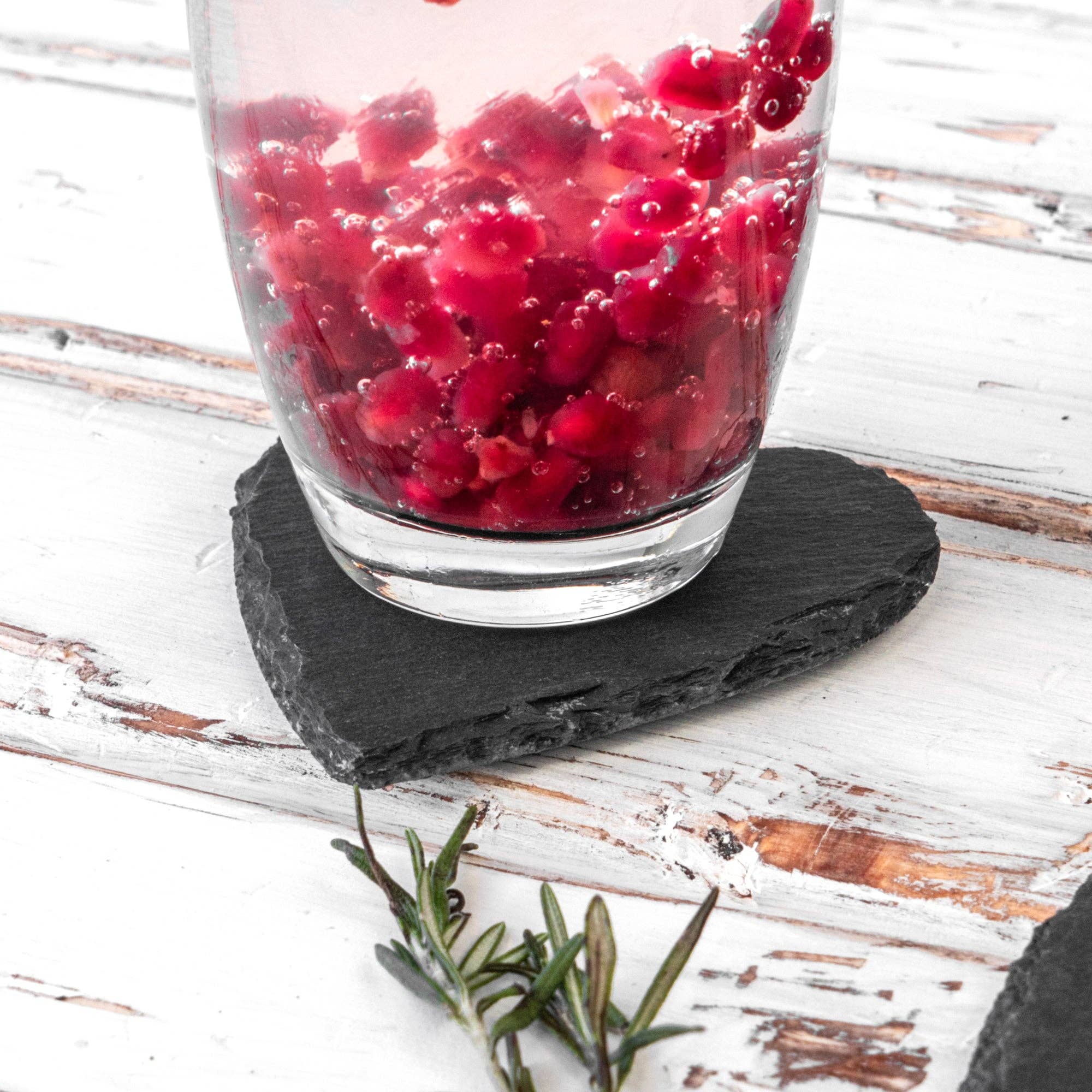 Rinkit Ltd - Venta al por mayor Posavasos - Posavasos de pizarra natural en forma de corazón Argon Tableware1