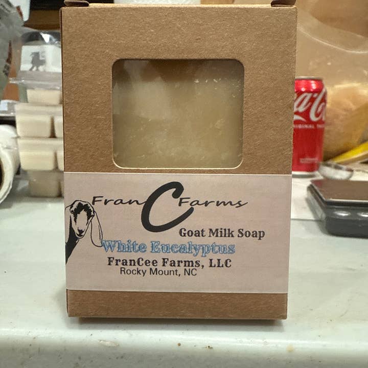 Vit Eucalyptus getmjölk Tvål för wholesale av FranCee Farms