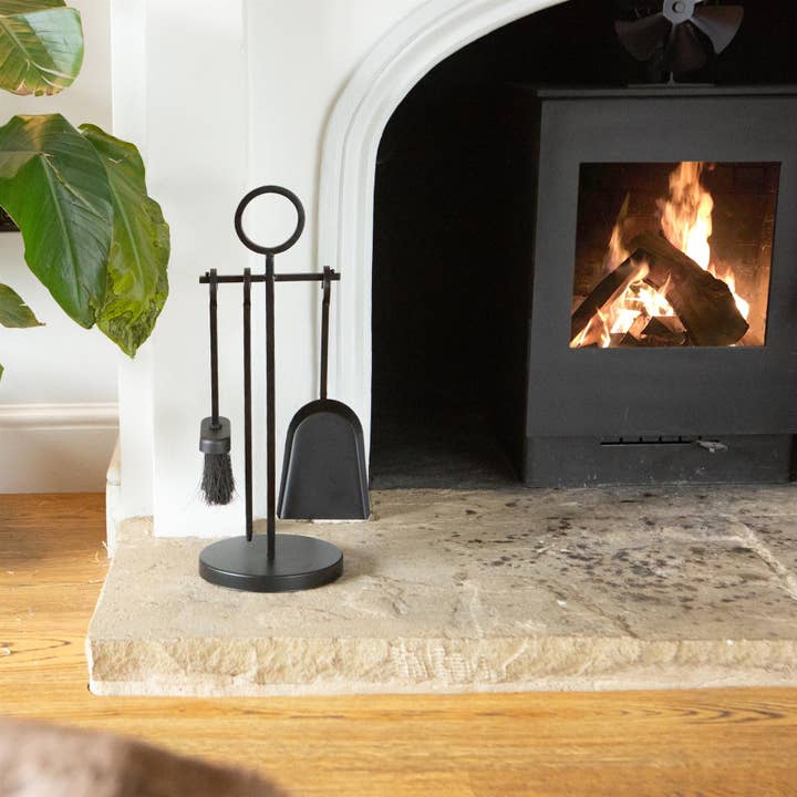 Rinkit Ltd - Vente Pare-feu de cheminée - Ensemble de 4 marteaux et pinces « Midhurst » Fireside Companion, noirs1