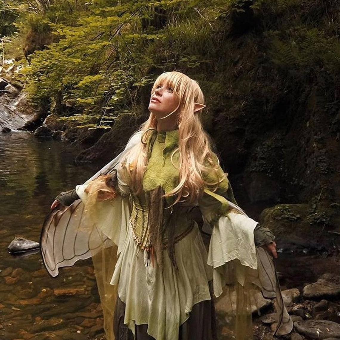Costurero Real – wholesale Dräkt – Dam – Fairy Wings Cicada cape i grönt och vitt - Dark Crystal-kostym3