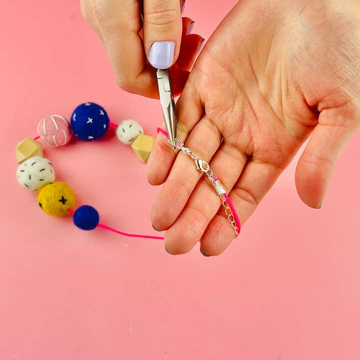 The Edinburgh Craft Club - Wholesale DIY Craft Kit - Wet Felt Bead Necklace Kit