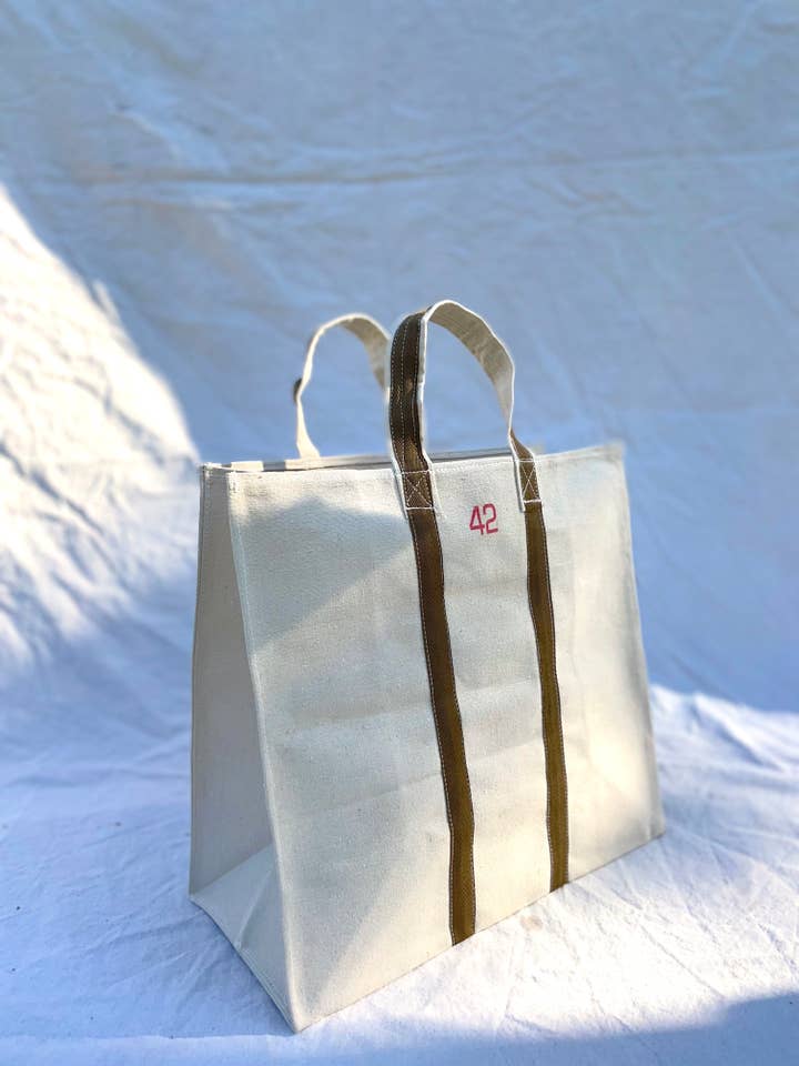 NOUVEAU sac fourre-tout en toile naturelle robuste taille 42 - DORÉ pour la vente par Parekh Bugbee