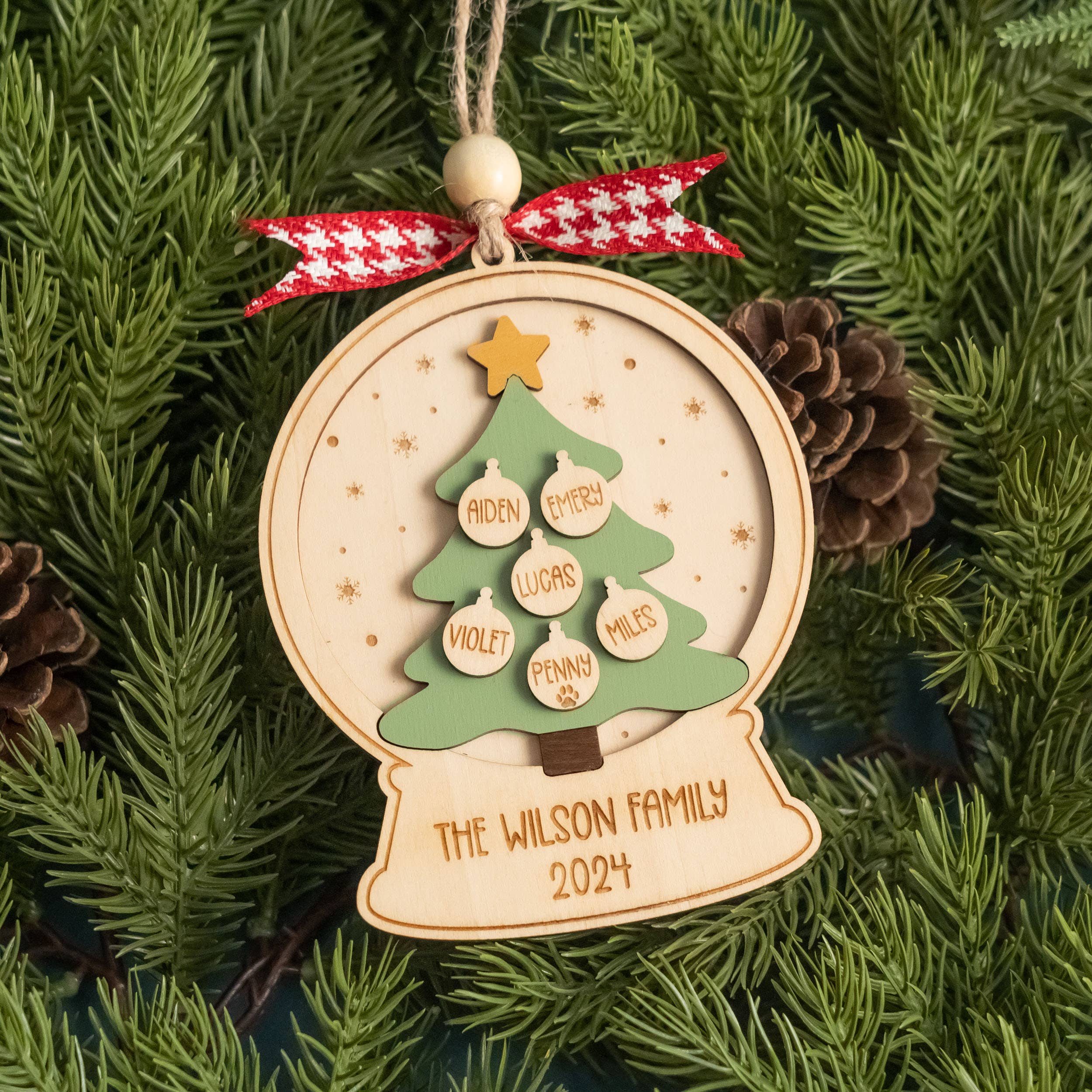 BearCrafts – Ornamento por atacado – Enfeite de árvore de Natal de família em madeira para decoração de férias R713