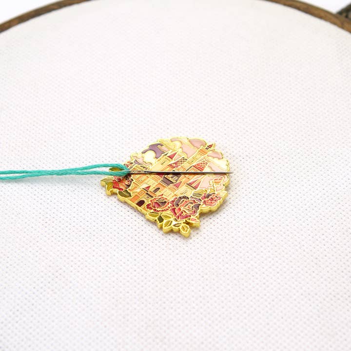 Awesome Pattern Studio - Wholesale Embroidery/Cross Stitch Supplies - Belle Castle - Magnetic Needle Minder Set #13