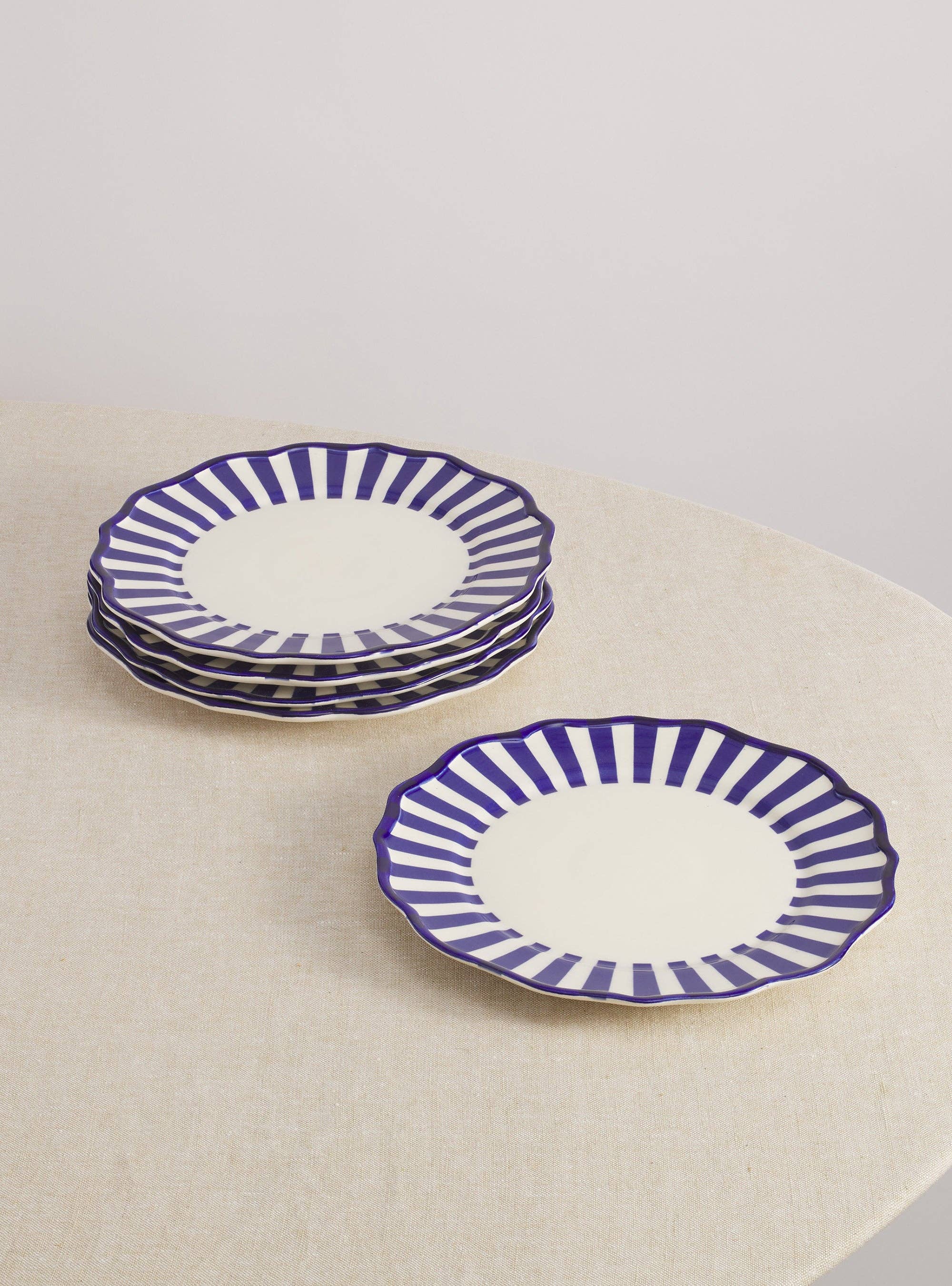 Maison Madison Home - Wholesale Dinner Plate - Riviera Striped Dinner Plate 10.5"
