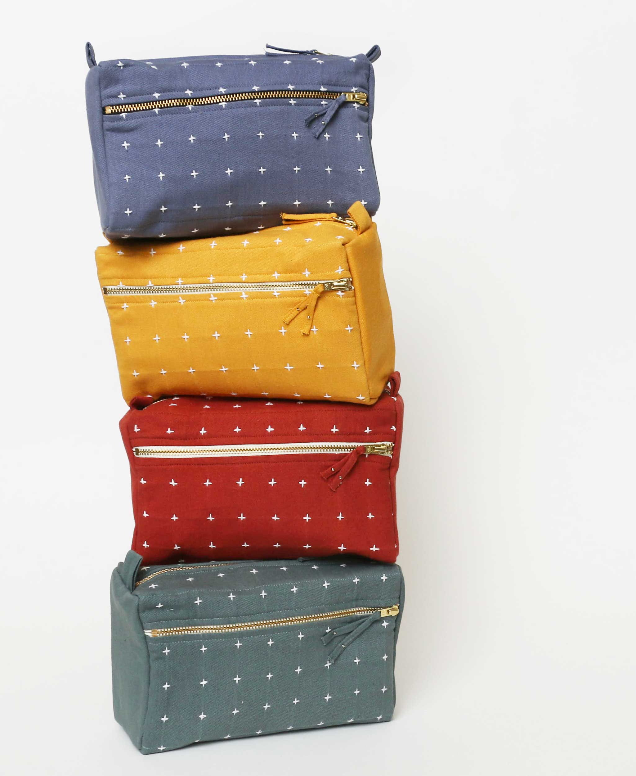 Anchal – Großhandel Kosmetiktasche – Damen – Kreuzstich-Mittelgroße Kulturtasche10