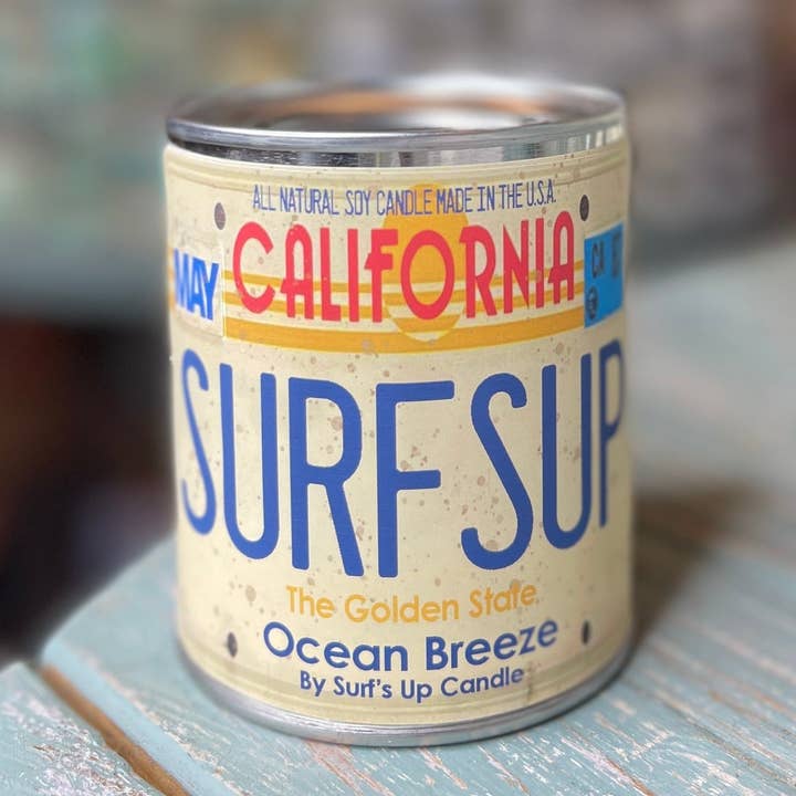 Candela Ocean Breeze Paint Can con targa della California per la vendita all'ingrosso da parte di Surfs Up Candle