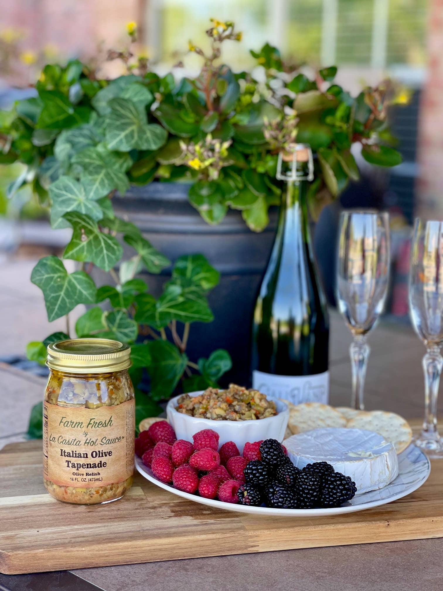 La Casita Hot Sauce - Wholesale Olives - Farm Fresh by La Casita Olive Tapenade