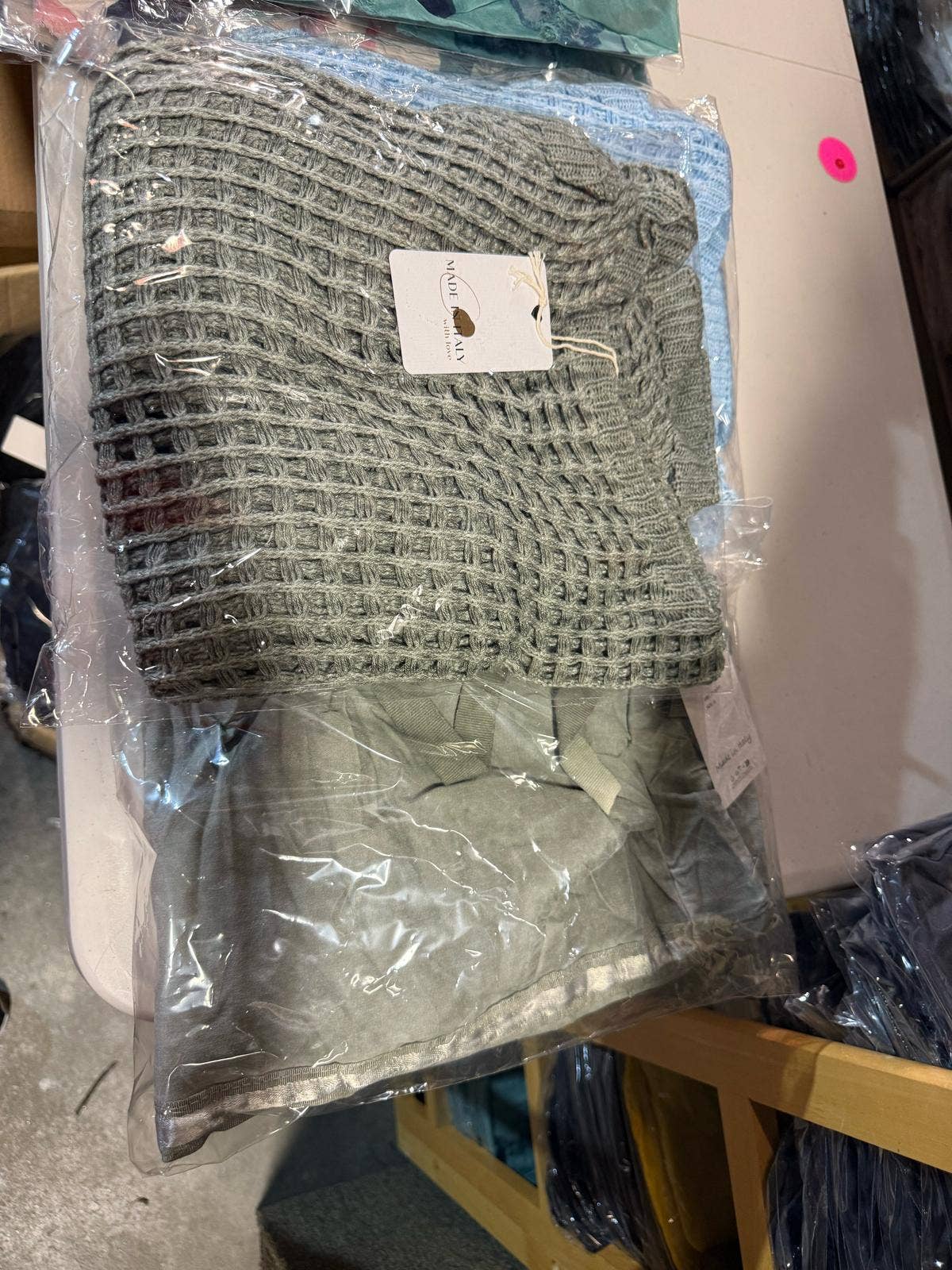 Dance in Paris – Calças - Mulher por atacado – Calças Elásticas com Quatro Bolsos e Acabamento Discreto em Veludo nas Laterais6